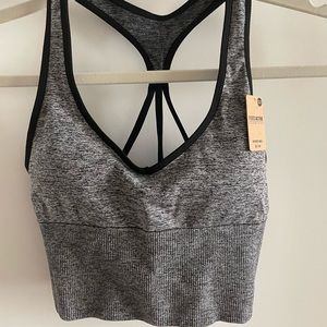 VS PINK Sports Bra (NWT)
